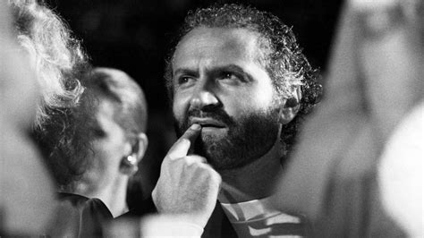 chi ha ucciso versace no cunanan|Gianni Versace: tutte le ombre a 25 anni dalla scomparsa .